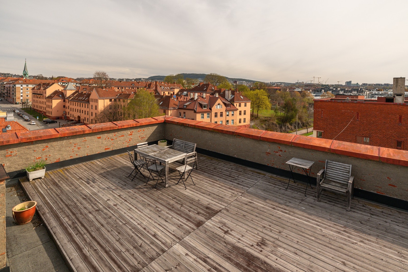 Kun 1 etasje opp er det adkomst til felles takterrasse. Galleribilde