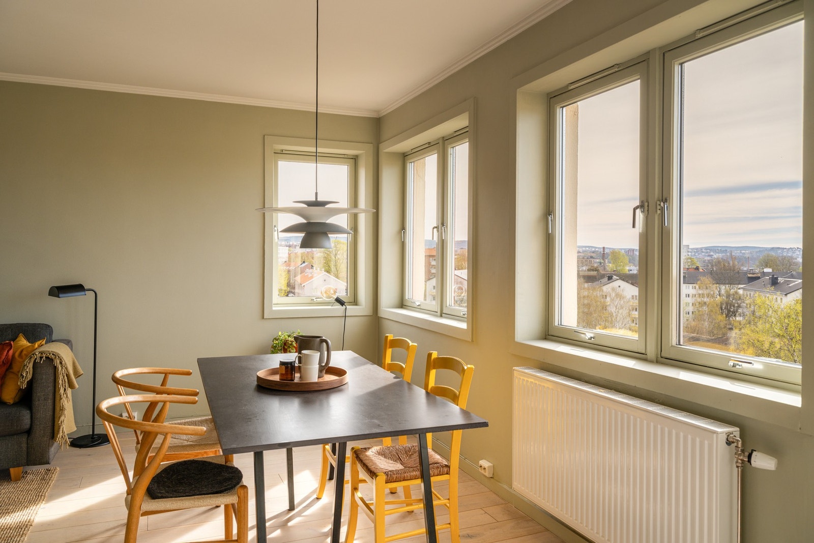 Varmtvann, fyring og internett er inkludert i felleskostnadene. Galleribilde