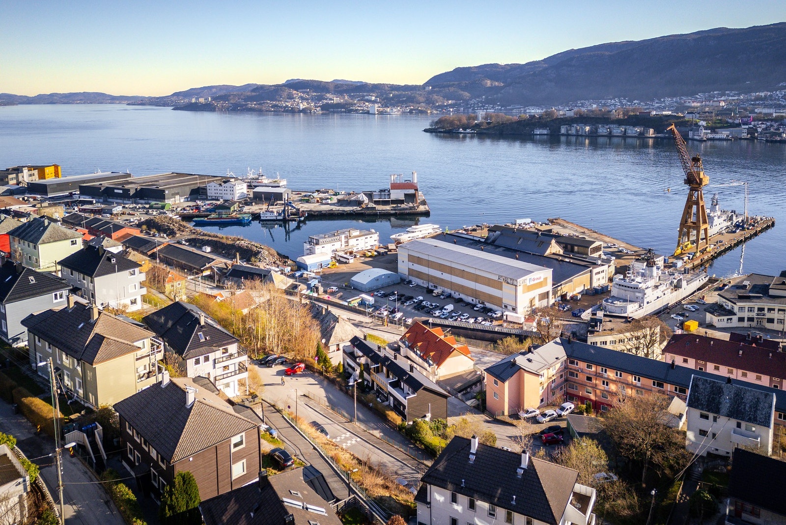 - BI Bergen ligger på den andre siden av Damsgårdssundet, og det er også kort vei til blant annet Høgskulen på Vestlandet og UiB med alle sine fakulteter - Galleribilde