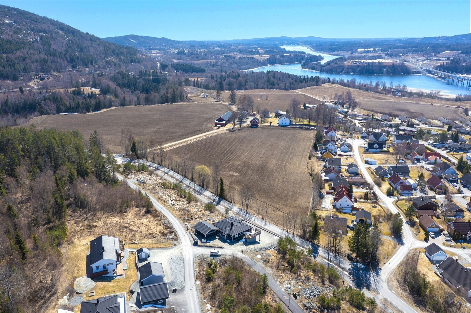 Med flott utsikt over nærområdet. Galleribilde