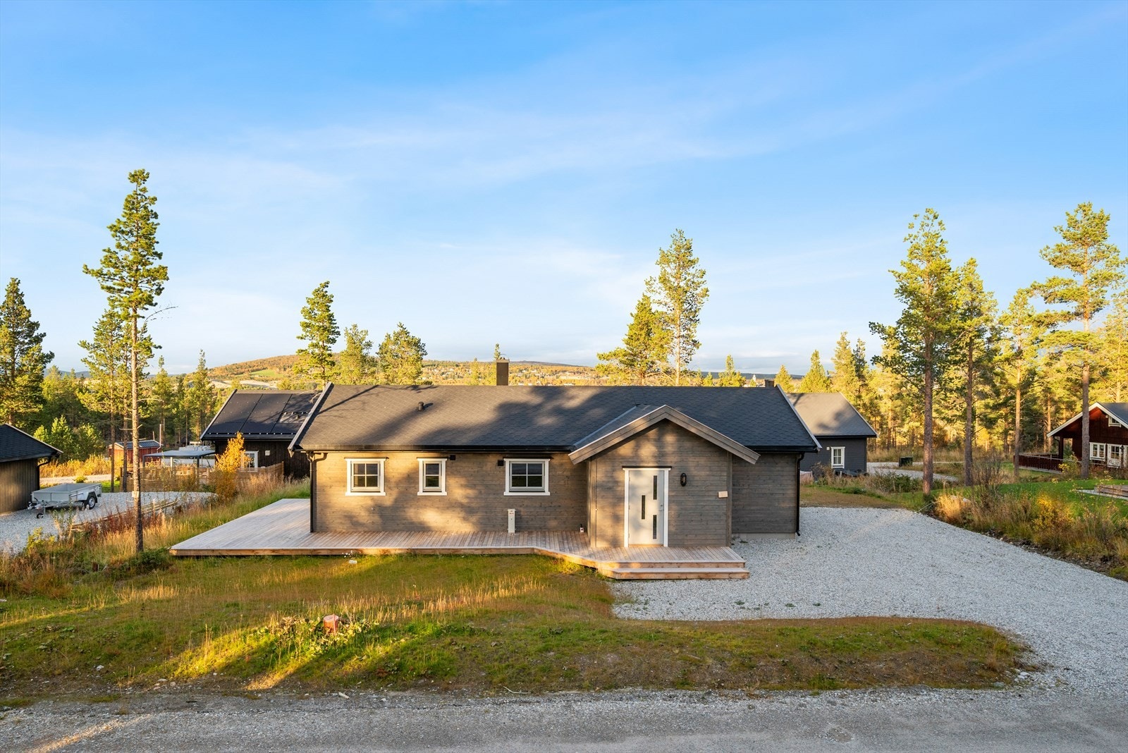 Velkjente Røros kan skilte til bl.a. hoteller, restauranter, barer, kafeer, gallerier, museum, treningssenter og flere andre servicetilbud. Galleribilde