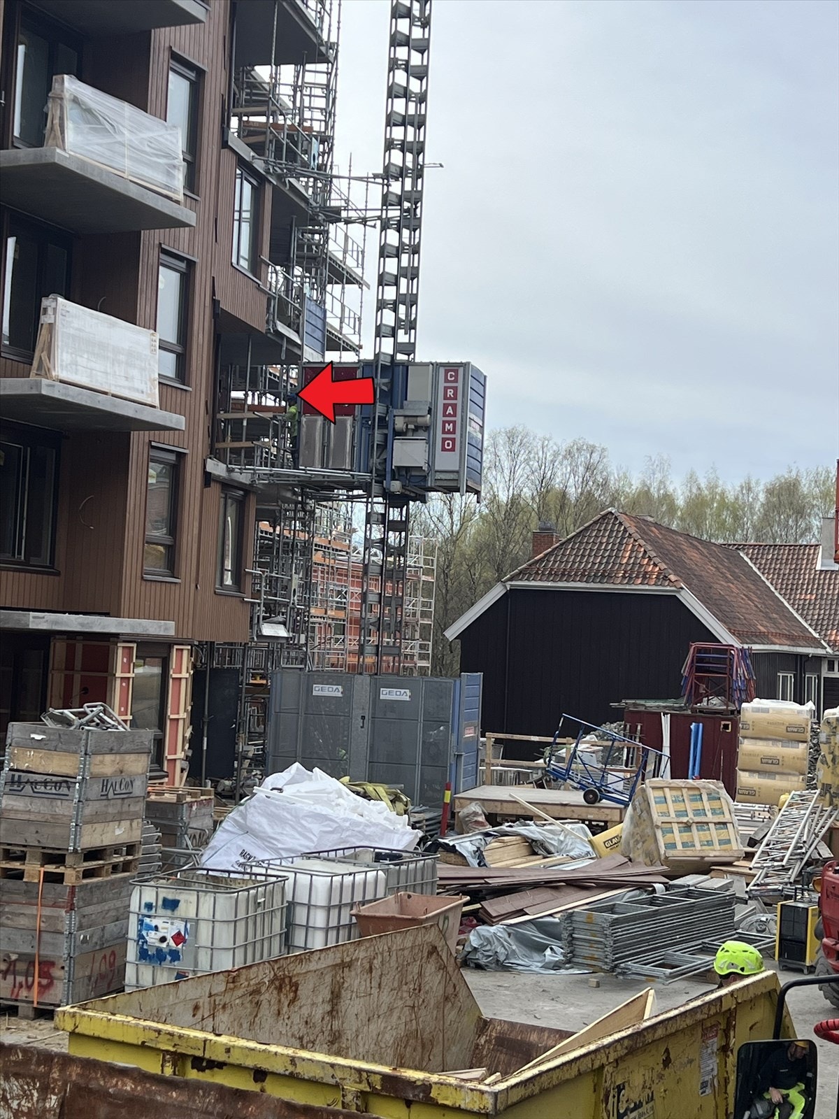 Markering av leilighetens luftige beliggenhet i 3. etasje. Bilde fra byggeplass april 2026. Galleribilde