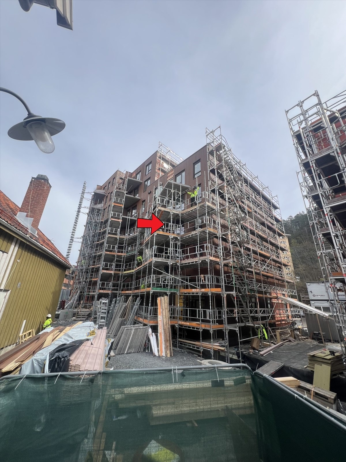 Markering av leilighetens luftige beliggenhet i 3. etasje. Bilde fra byggeplass april 2026. Galleribilde