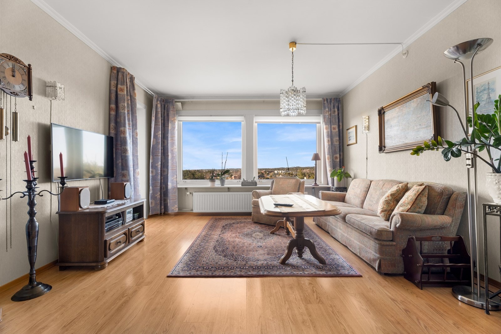Vinduene er av PVC med 2-lags glass, som bidrar til god varme- og lydisolasjon. Galleribilde