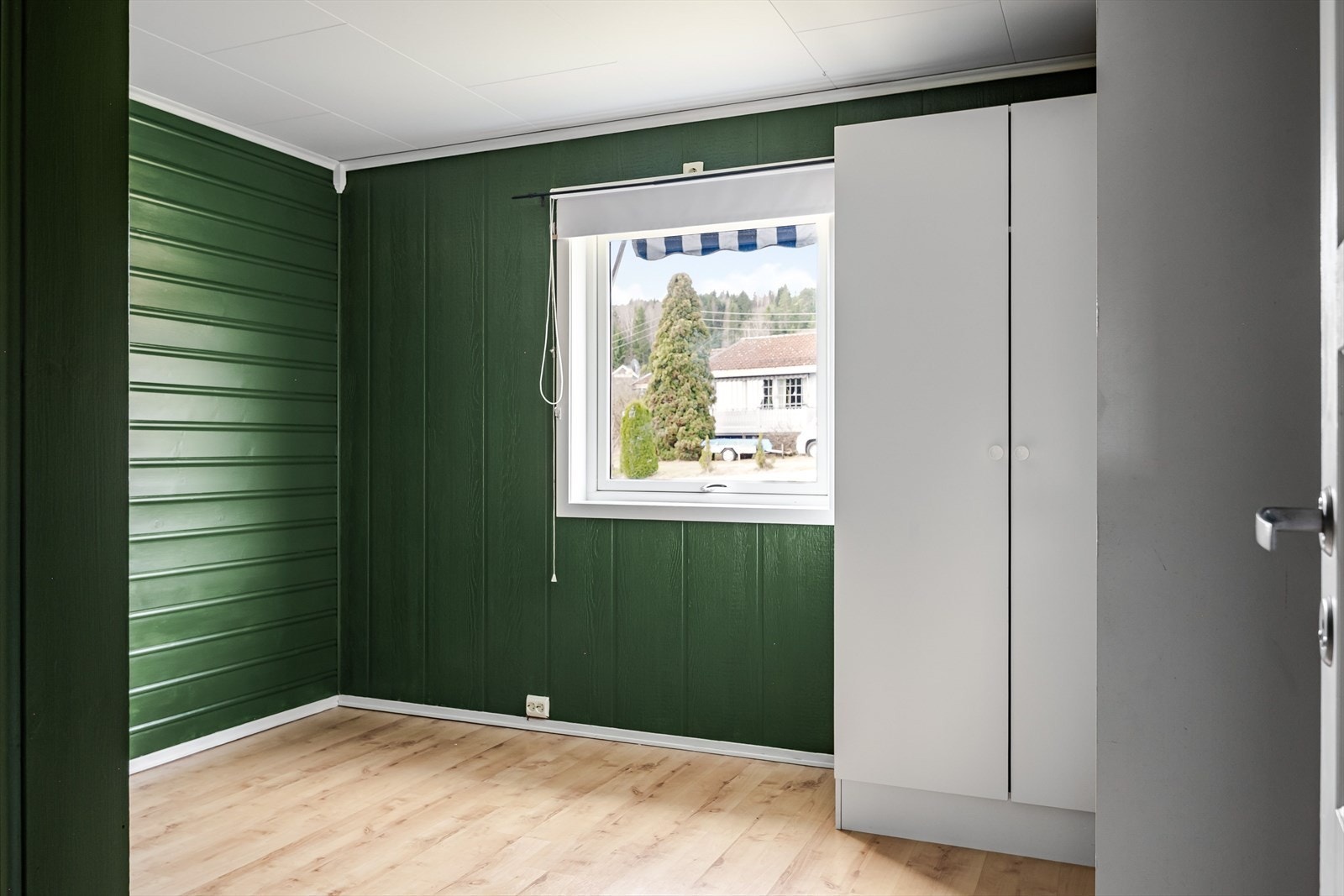 Dette er et av soverommene som ligger ved entréen. Galleribilde