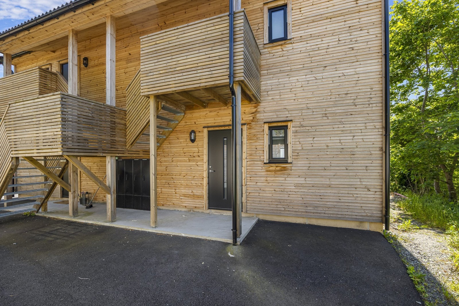 Leiligheten ligger i et boligbygg oppført i 2022, med en praktisk og arealeffektiv planløsning. Galleribilde