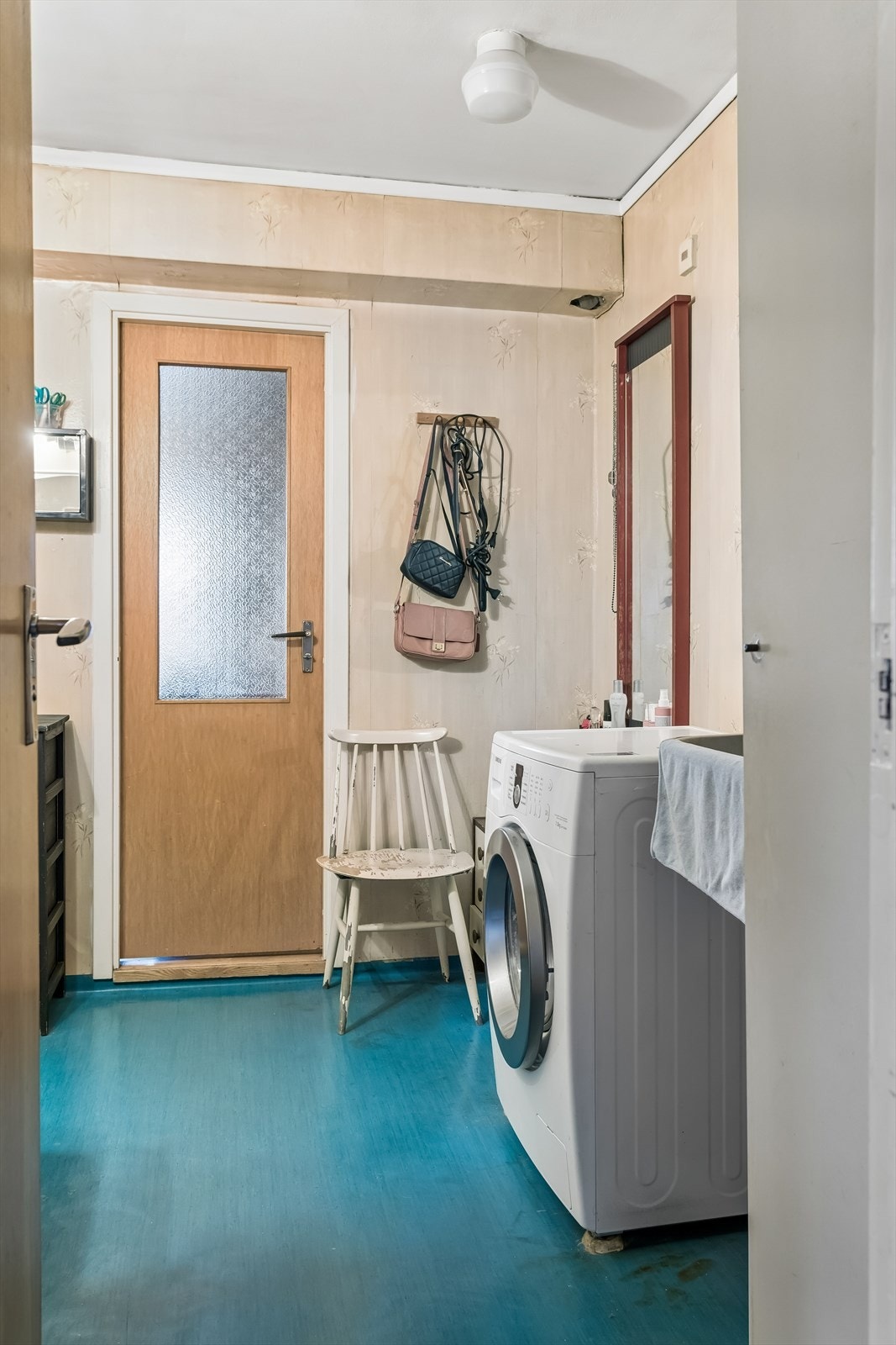Badet fungerer også som vaskerom, med opplegg for vaskemaskin. Galleribilde