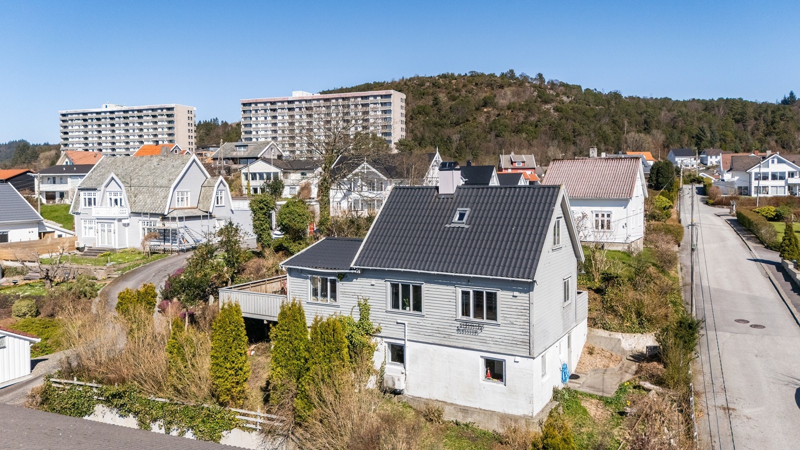 Her bor du i et rolig og barnevennlig nabolag med kort vei til skole og barnehage. Galleribilde
