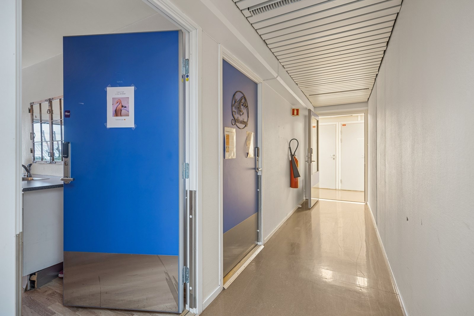 Her kan du gå tørrskodd til bl. a. frisør, fotpleie og trening. Galleribilde