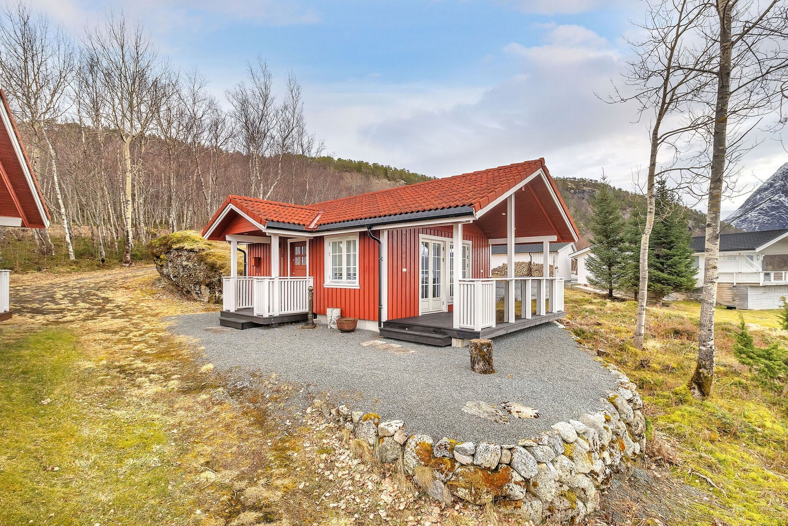 Med eiendommen følger lekkert og praktisk anneks fra 2016. Også her er det helårsvann, strøm og eget bad. Galleribilde
