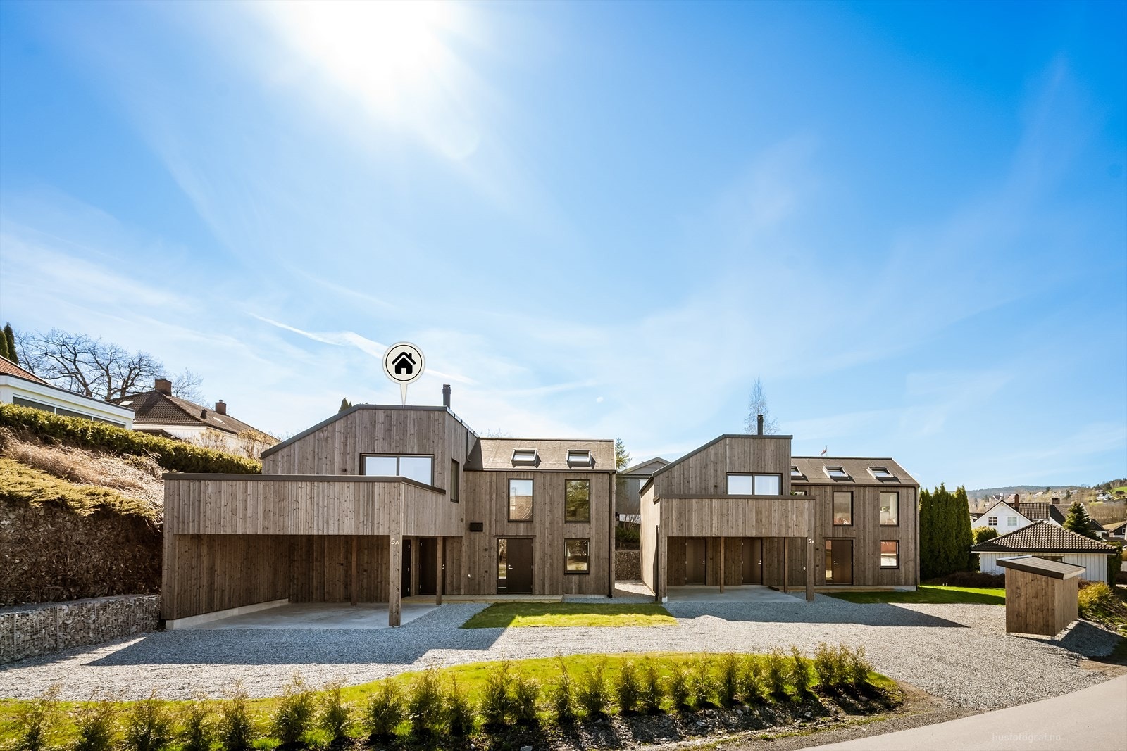 Ny moderne enebolig med dobbel carport og pent opparbeidet uteområde. Galleribilde