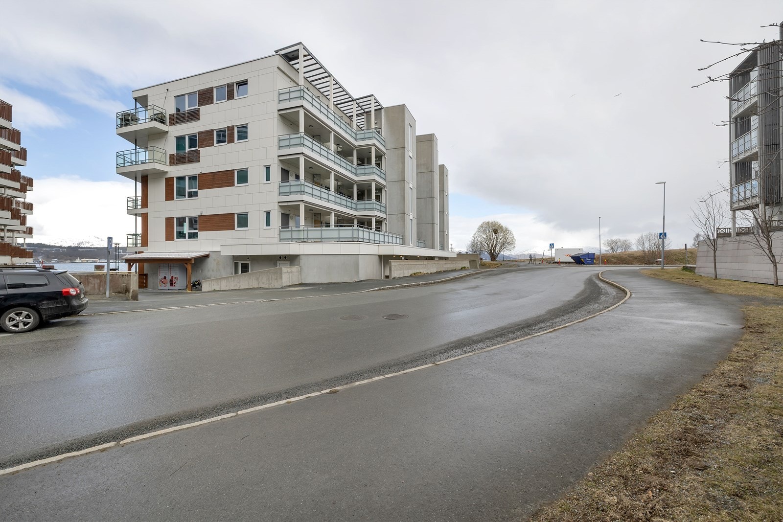 Pakkeautomat fra Posten ligger tilknyttet blokka Galleribilde