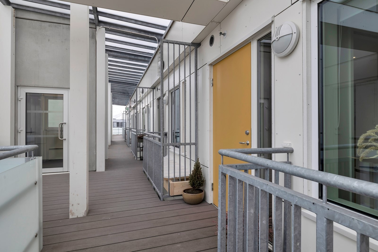 Inngangsparti rett ved heisen Galleribilde