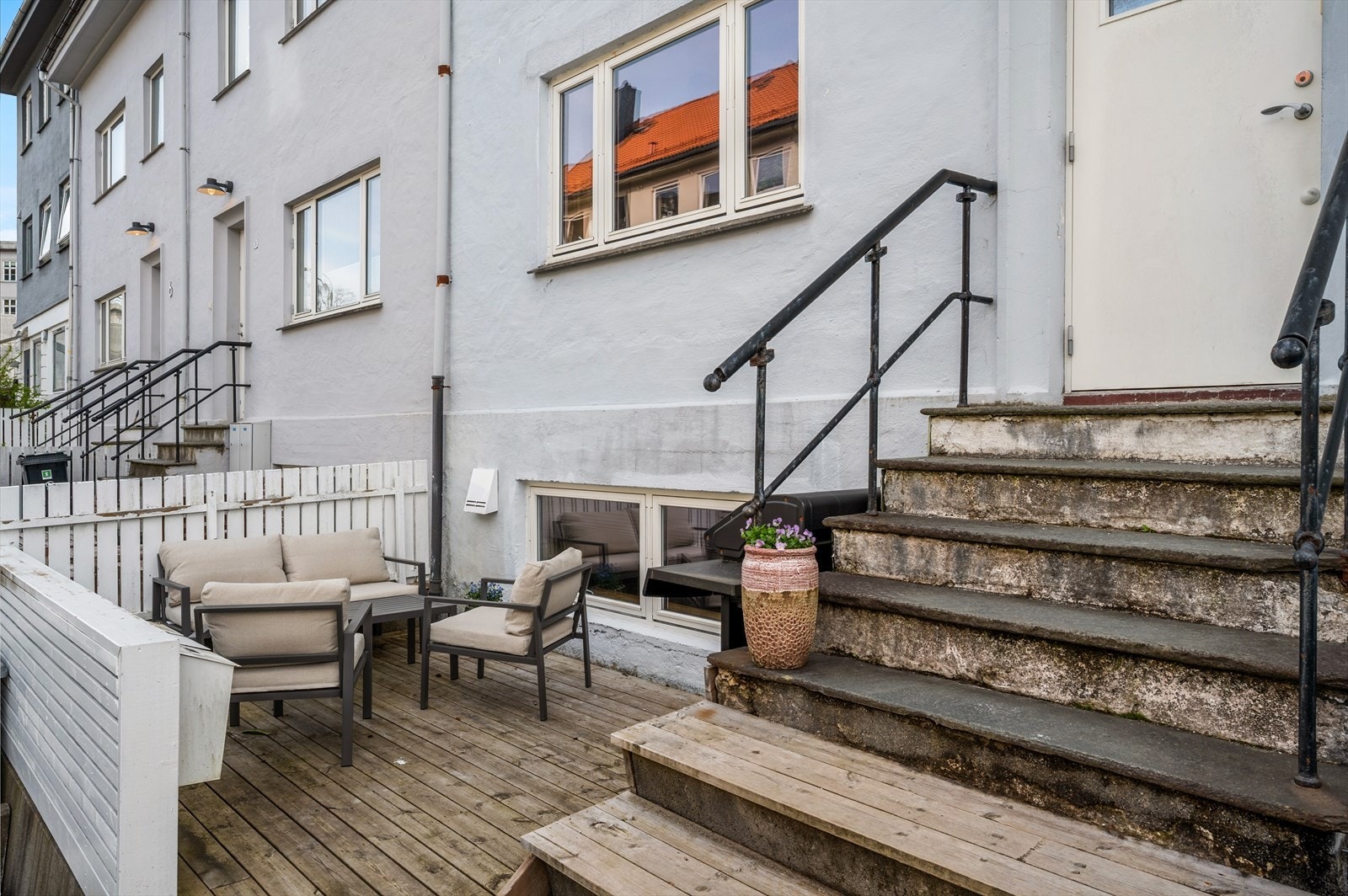 Sameiet byr også på to felles terrasser. En på hver side av boligen. Galleribilde