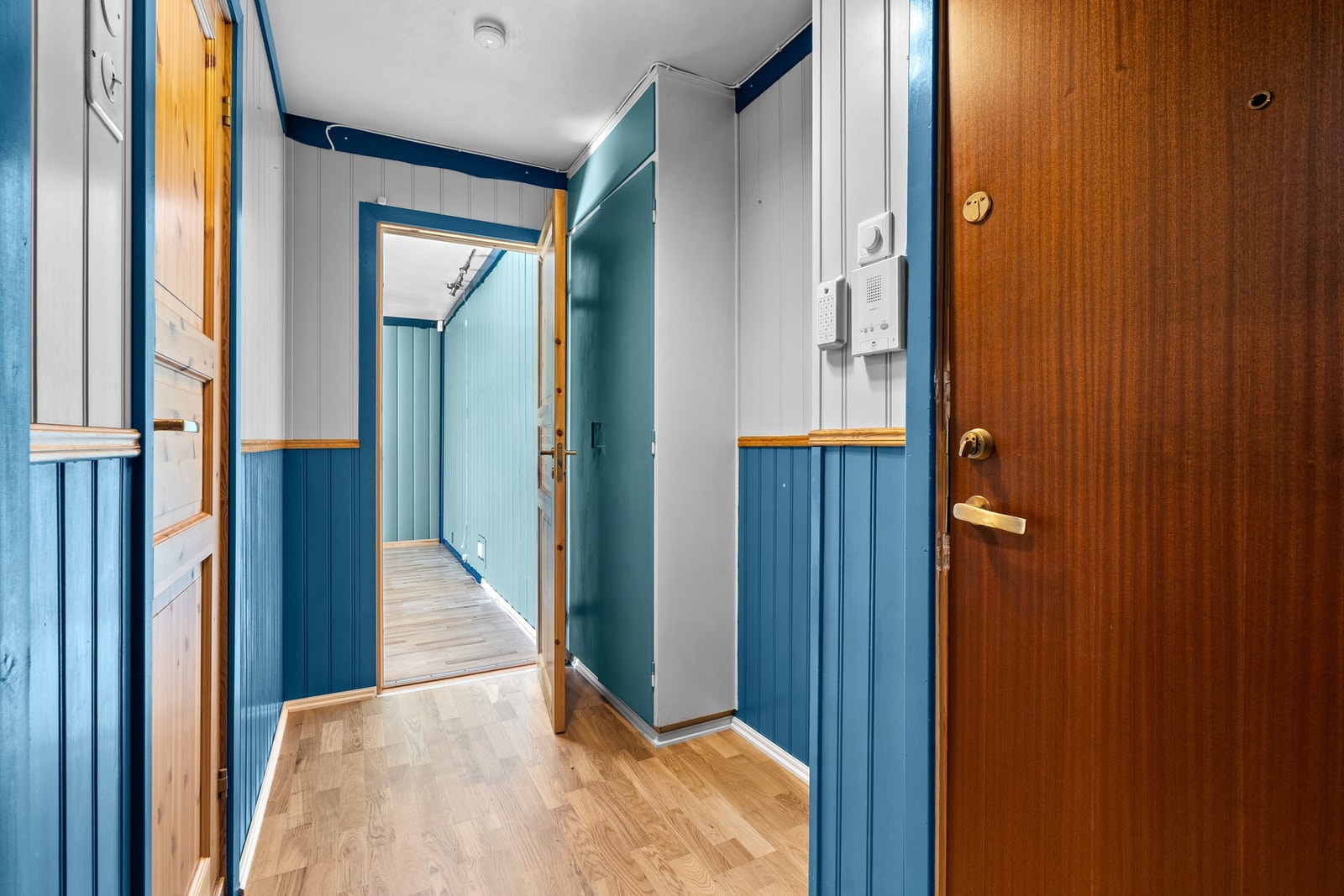 Vi tar turen videre via gangen og inn på badet. Galleribilde
