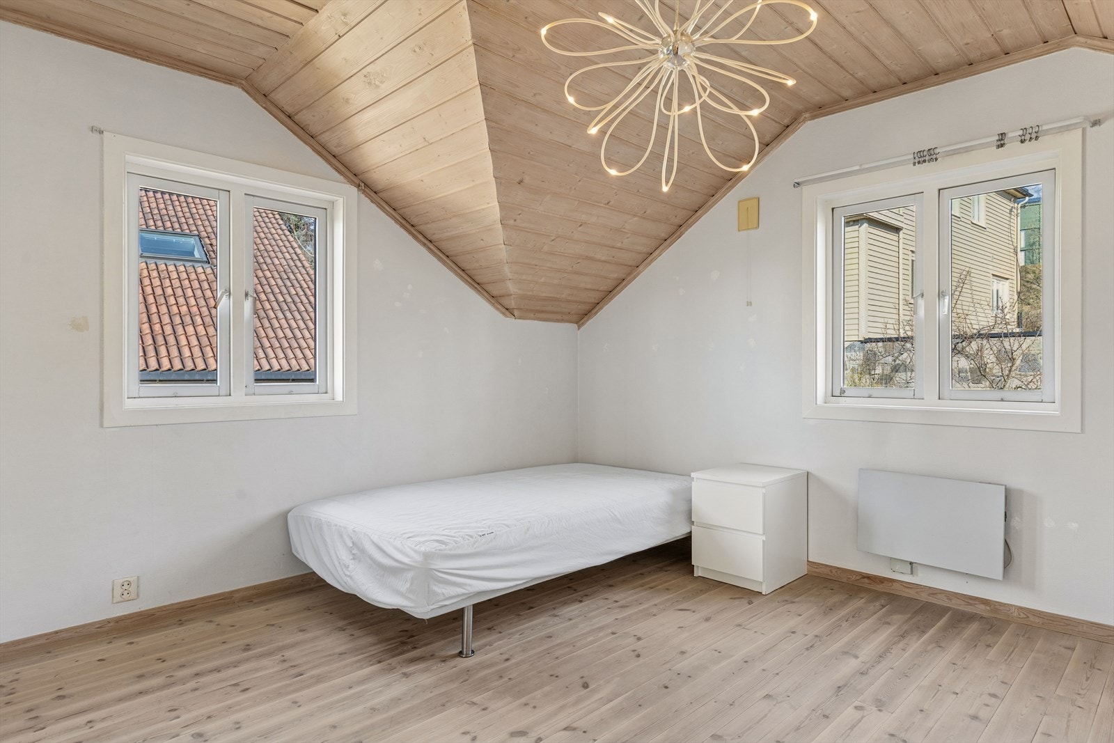 Soverom 2 har også en god størrelse og passer utmerket som barnerom, gjesterom eller kontor. Galleribilde