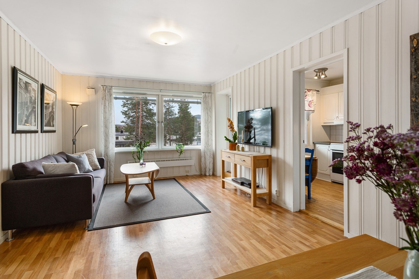 Lys og trivelig stue Galleribilde