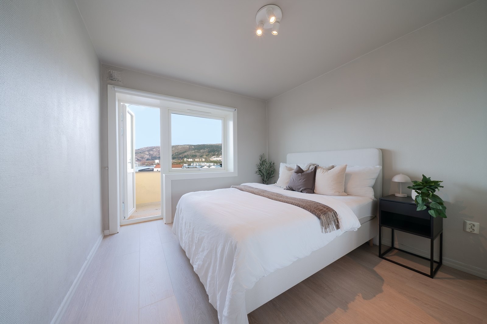 - Leiligheten har to soverom av god størrelse, hvor de måler 11,2 m² og 11,5 m² - Galleribilde