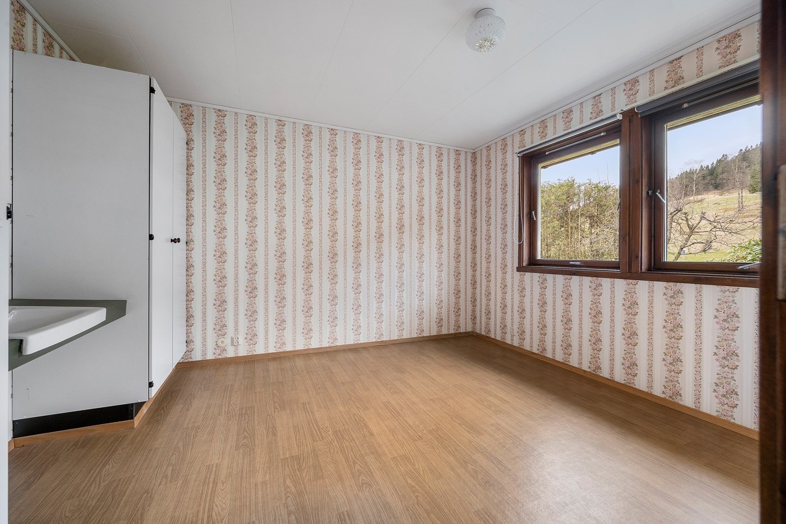 Det tredje soverommet ligg i øvre halvplan og har ein praktisk benk med servant. Galleribilde