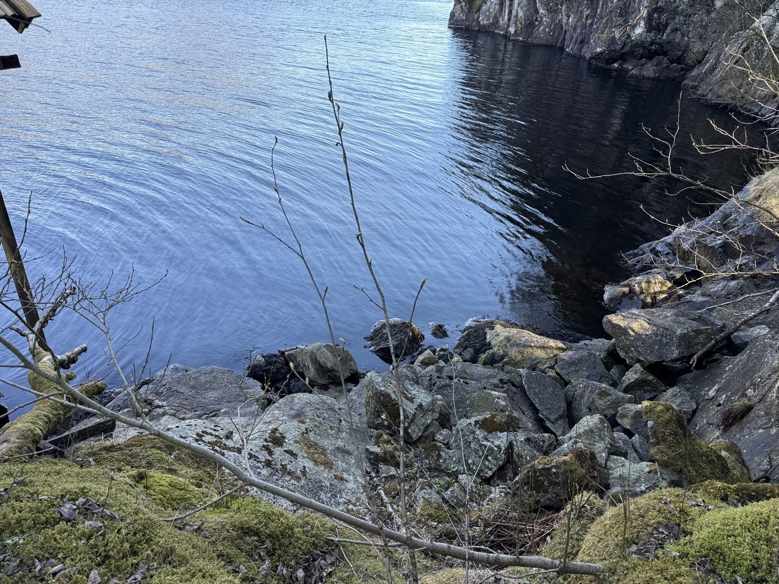 Har tidligere stått en sjøbu i området til denne eiendommen. Galleribilde