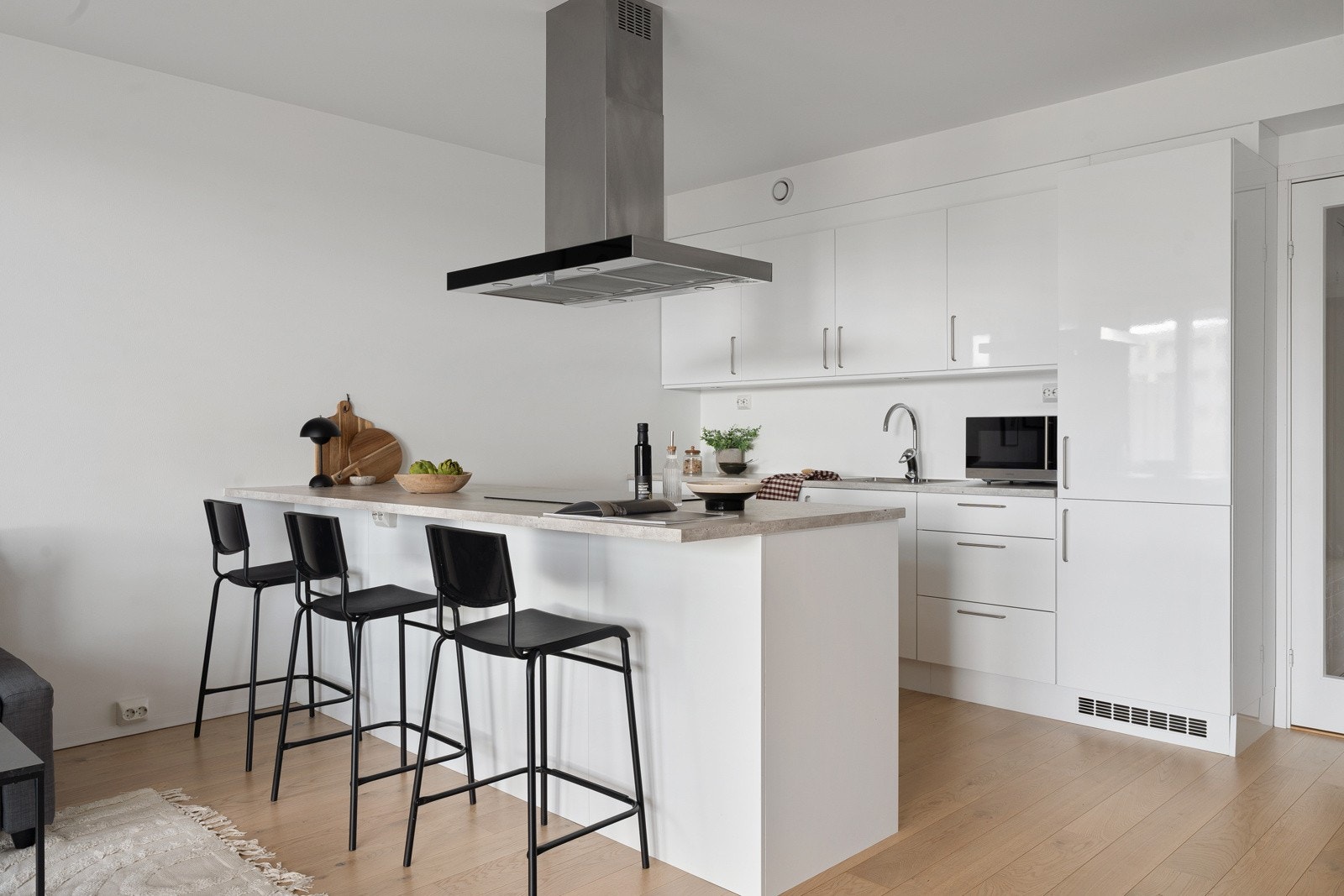 Kjøkkenøy med spiseplasser