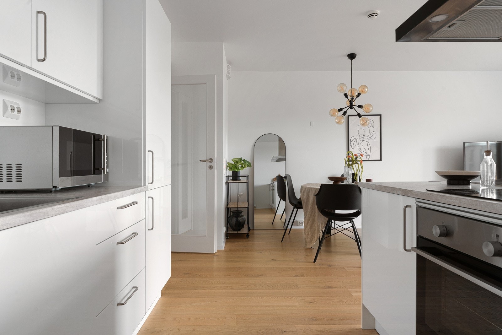 Leiligheten har intern bruksareal på ca. 76 kvm og har en praktisk planløsning med gode romstørrelser