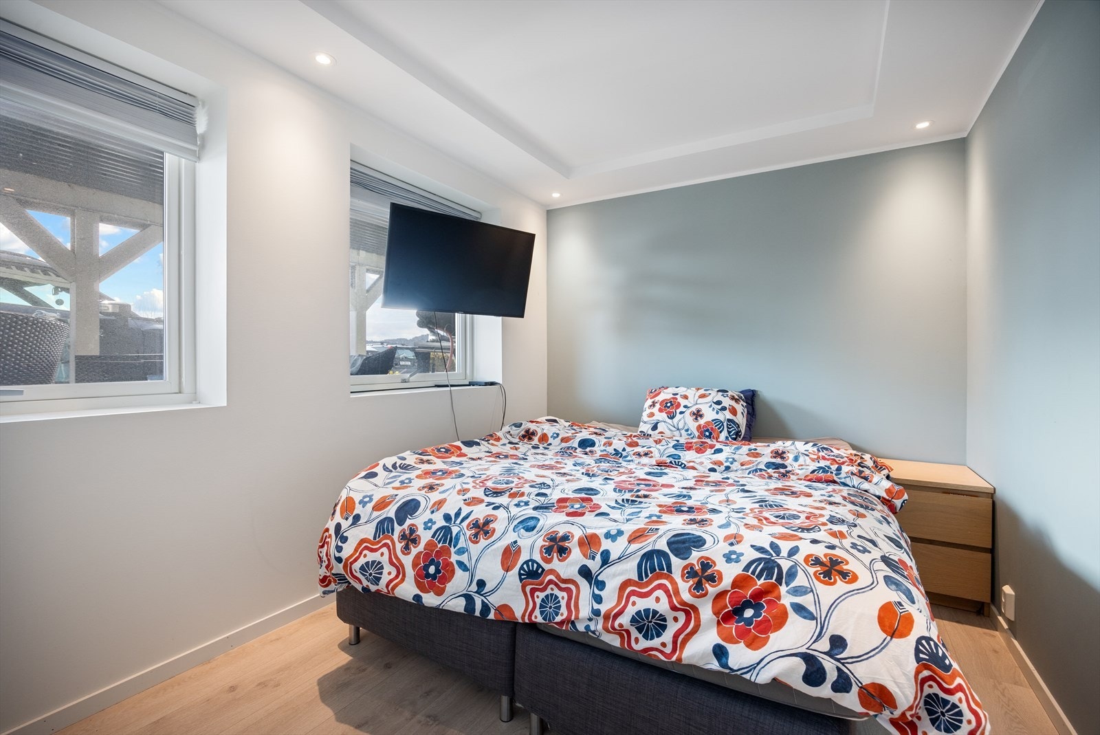 Soverom med gulvvarme og downlights Galleribilde