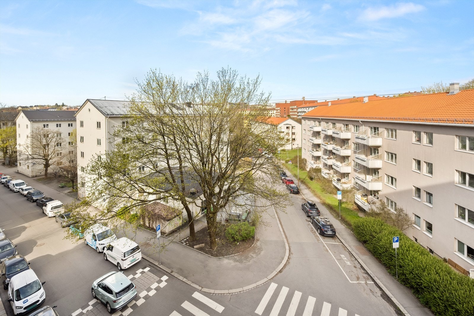 Leiligheten vender ut mot en rolig og skjermet gate. Galleribilde