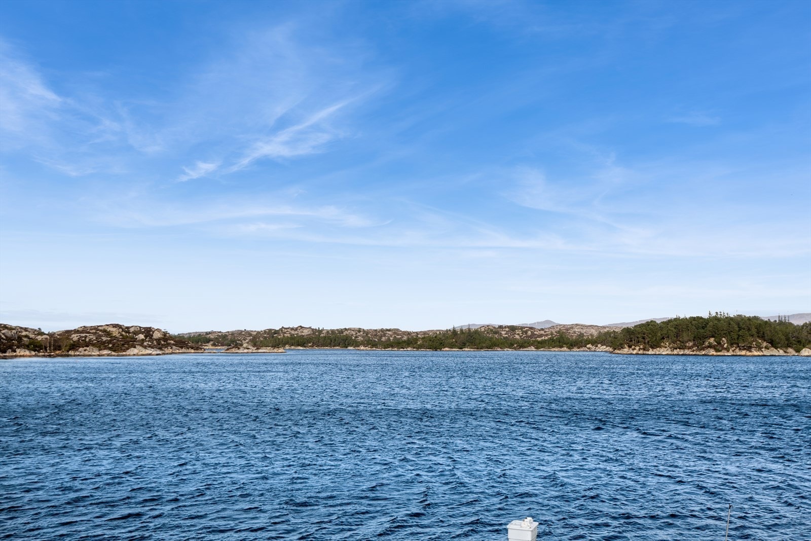 Området byr på flotte tur- og rekreasjonsmuligheter, både på land og til vanns. Galleribilde