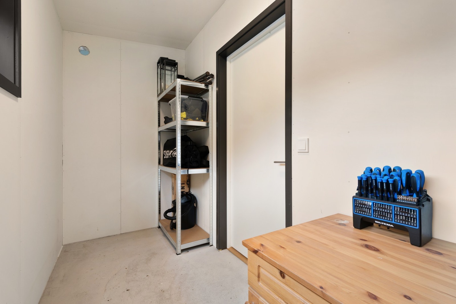 Utvendig bod. Galleribilde