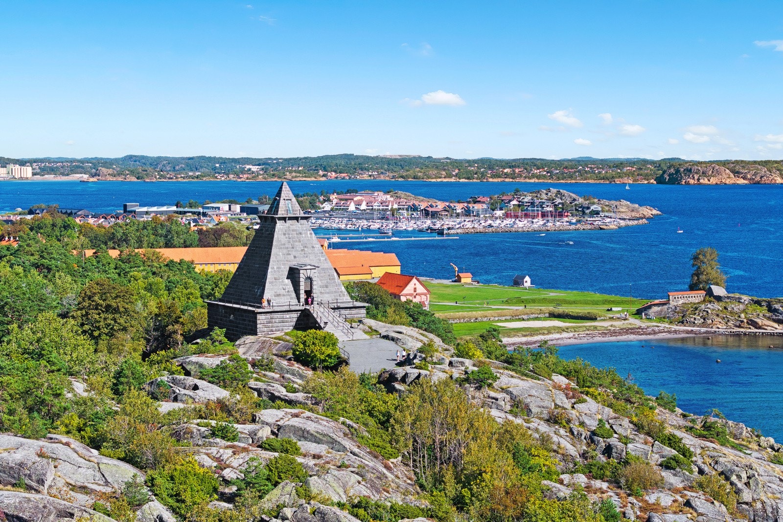 Minnehallen i Stavern er et monument til minne om falne sjøfolk i første og andre verdenskrig. Galleribilde