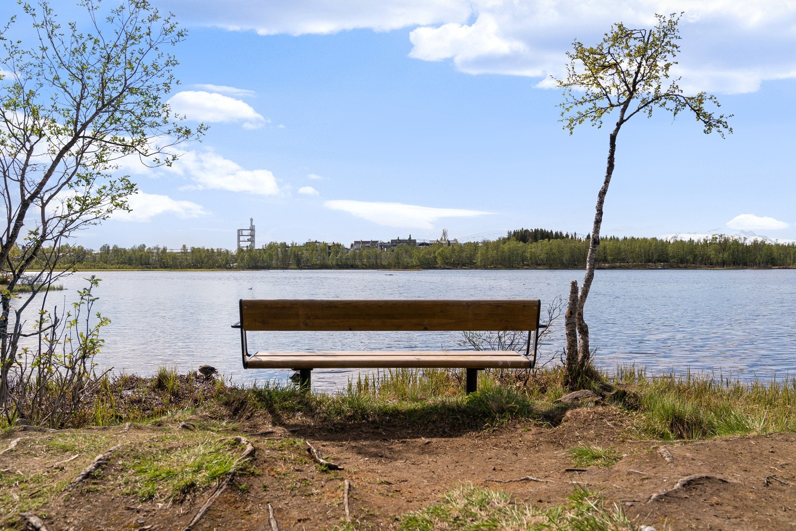 Prestvannet ligger like ved - Flotte turområder med lysløype i nærheten.