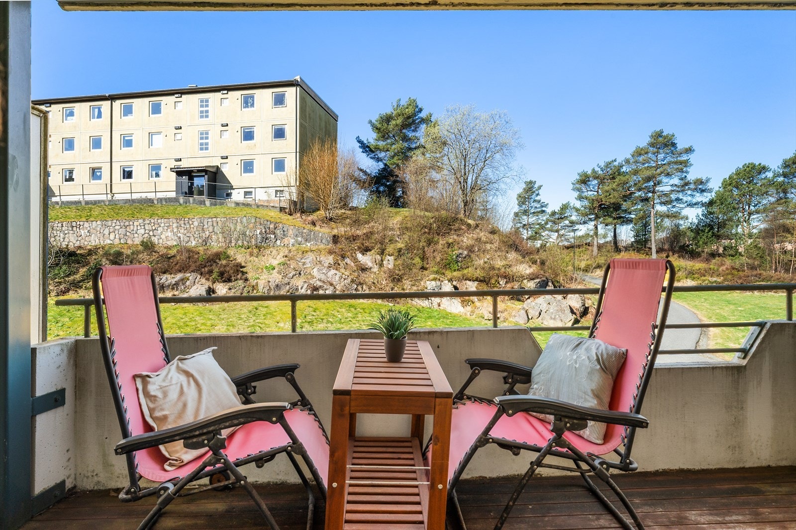 Solrik uteplass Galleribilde