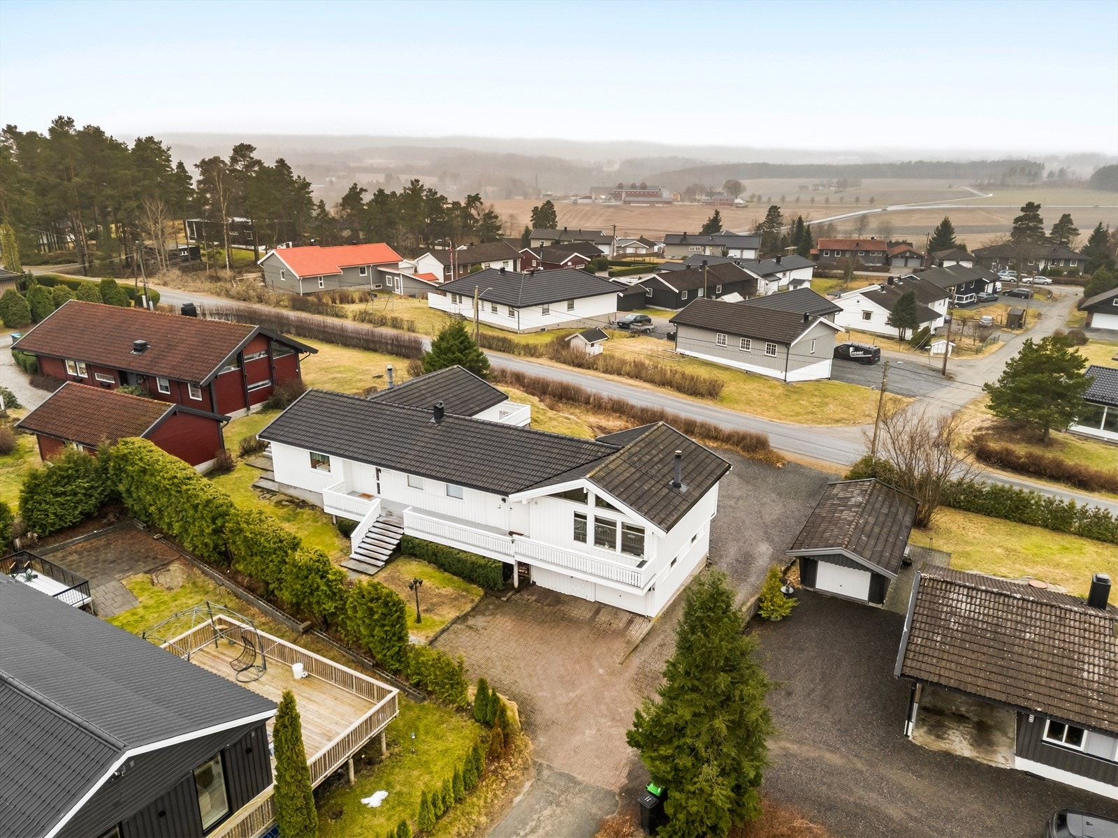Pen enebolig med hybeldel Galleribilde