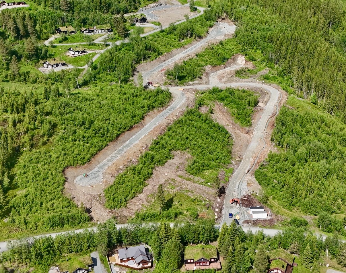 Feltet ligger solvendt til med utsikt mot blant annet Fonnfjellet, Mannfjellet og Sylan. Galleribilde
