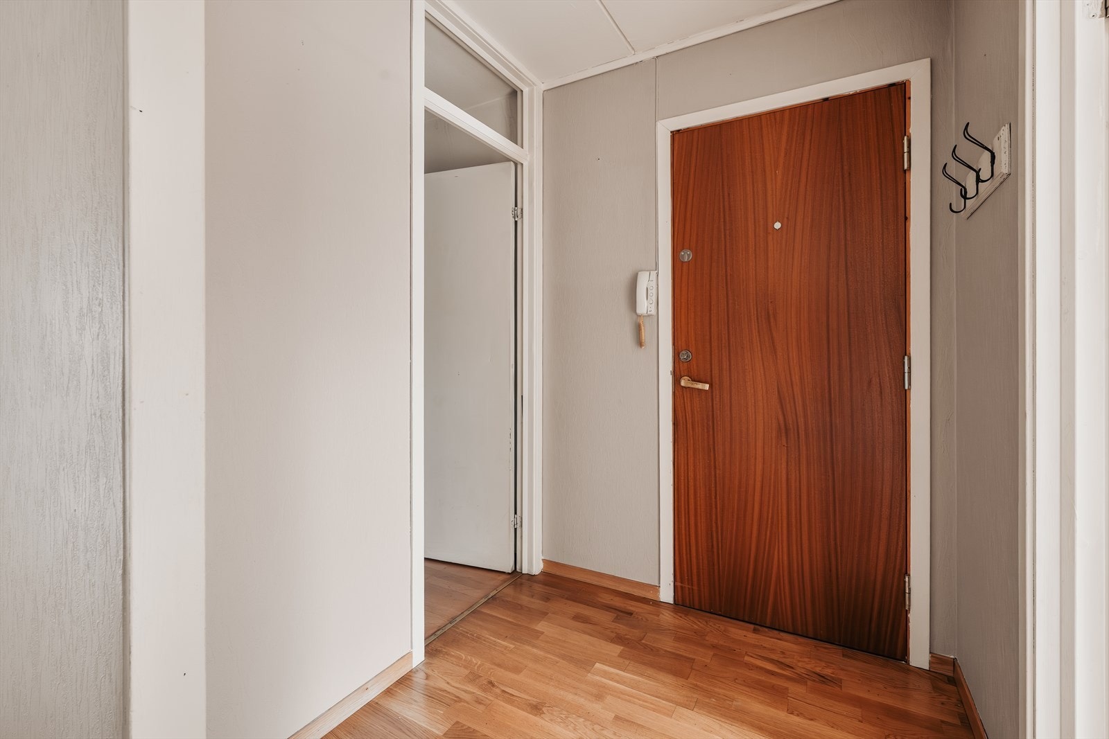 I tilknytning til entreen er det en praktisk innvendig bod. Galleribilde