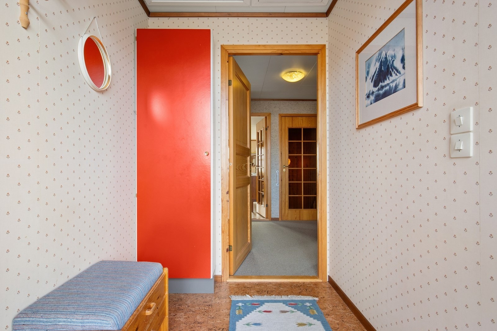 Entré som fører videre inn til gangen. Galleribilde