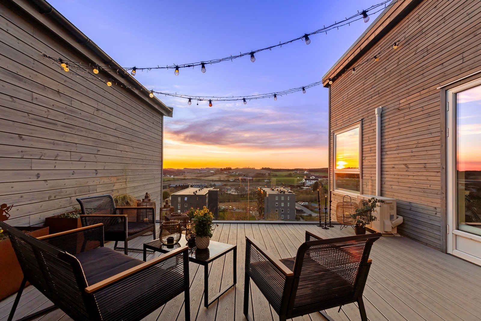Fra stuen er det utgang til en veldig kjekk takterrasse. Galleribilde