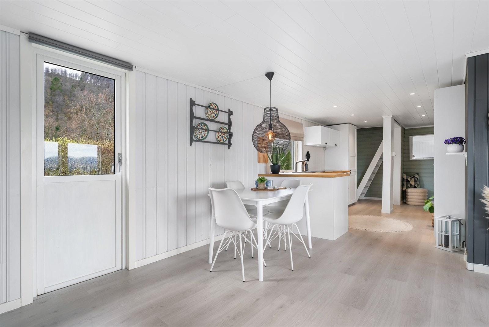 Utgang til hage fra stuen. Galleribilde