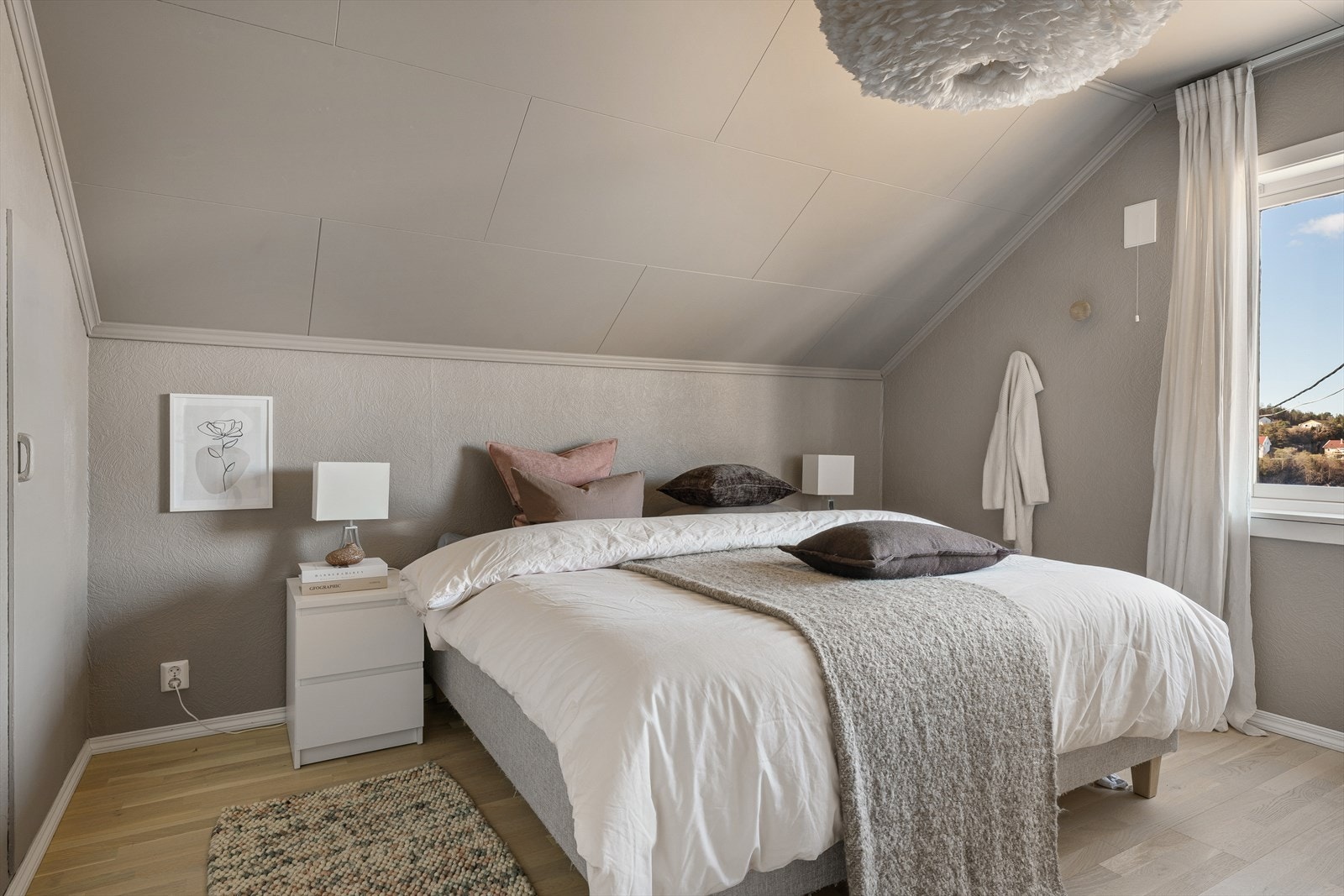 - Soverom 1 måler 14,9m² - Galleribilde