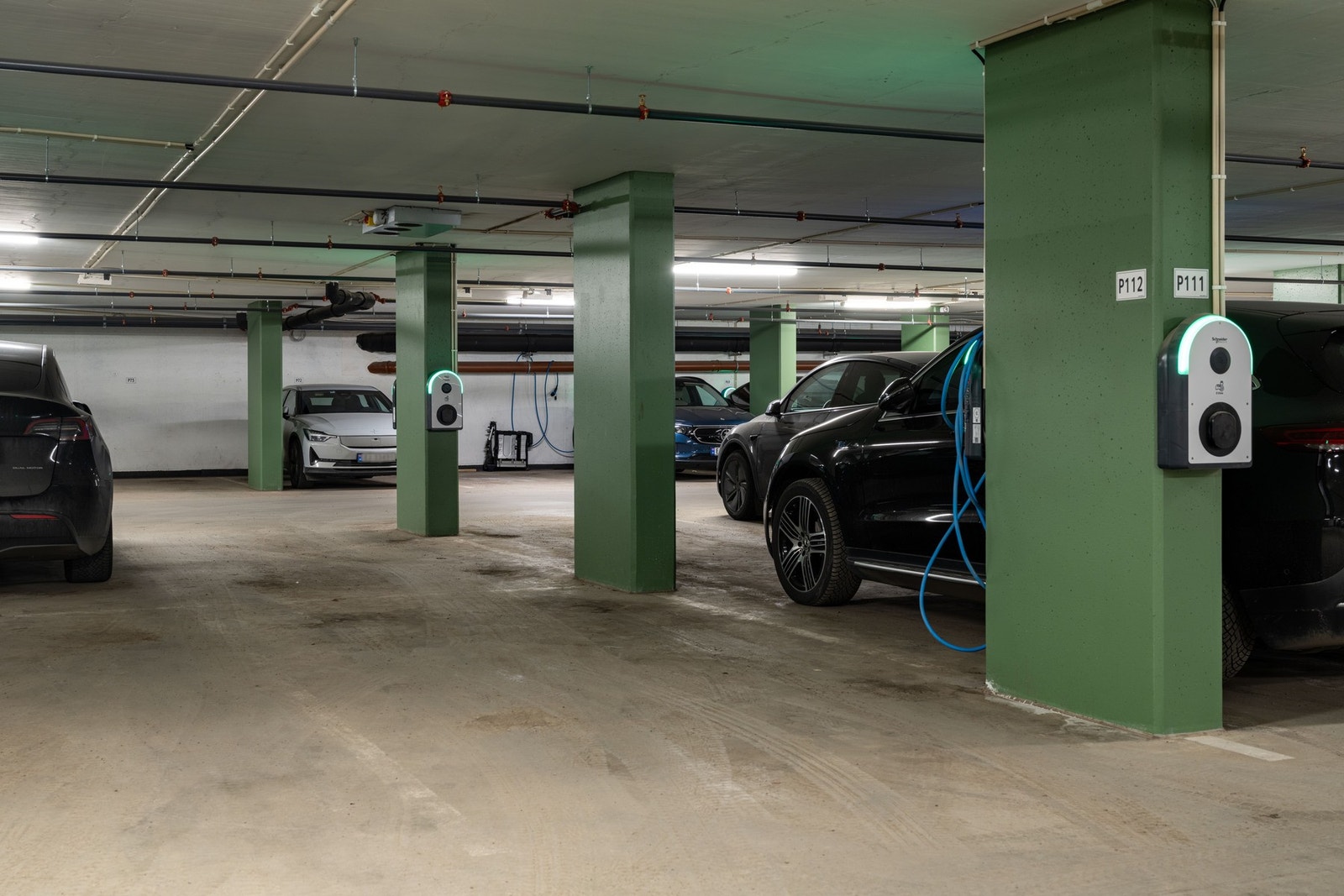 Det medfølger bruksrett til garasjeplass i felles garasjeanlegg. Galleribilde