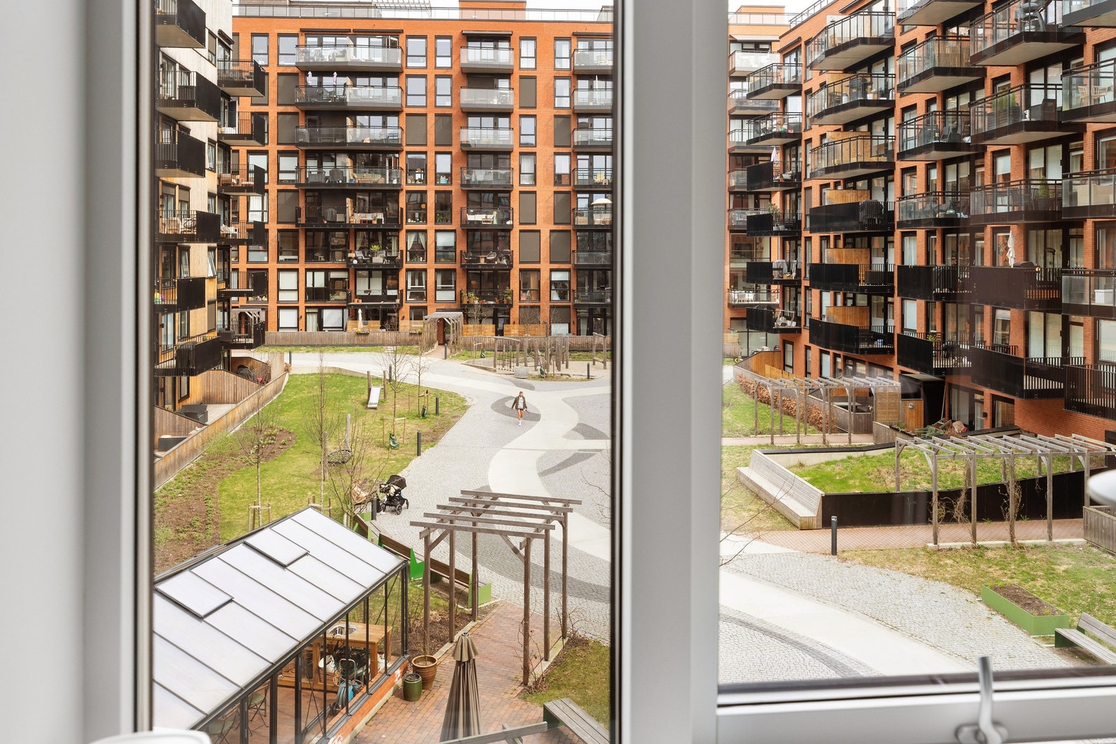Hybelen vender i sin helhet inn mot bakgården. Galleribilde