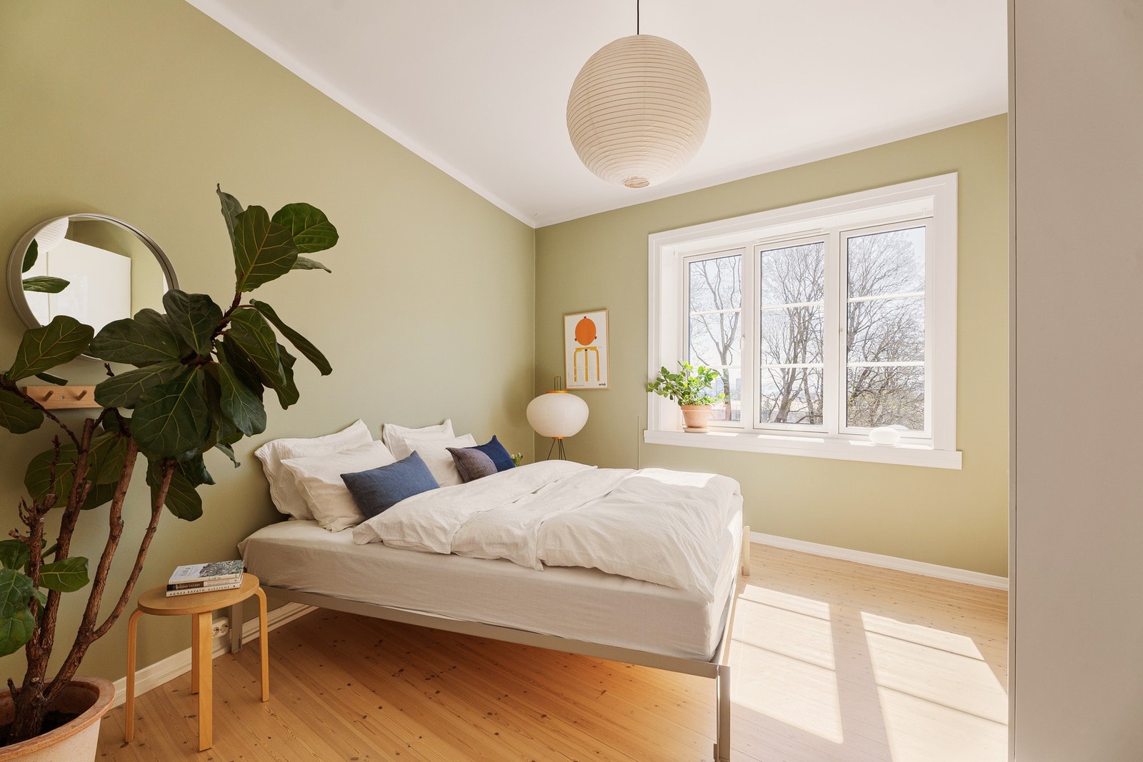 Nå er vi inne på hovedsoverommet, som ligger innenfor stua. Galleribilde