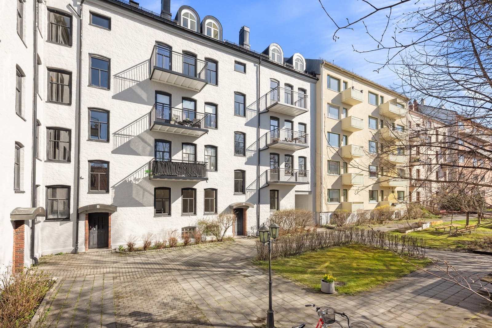 Boligen vender i sin helhet inn mot den hyggelige bakgården Galleribilde
