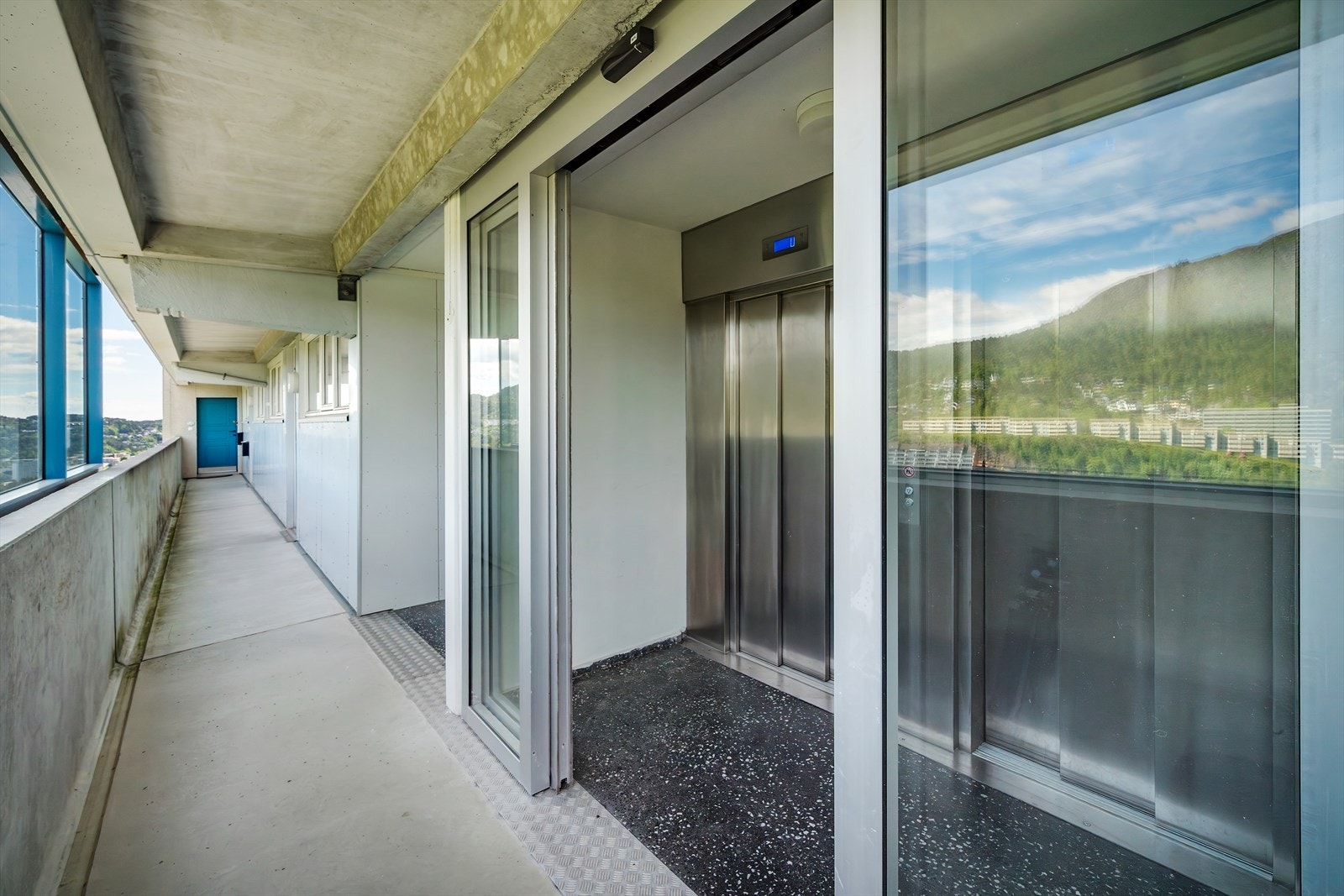 - Trappefri adkomst via heis - passende flere ulike livsfaser - Galleribilde