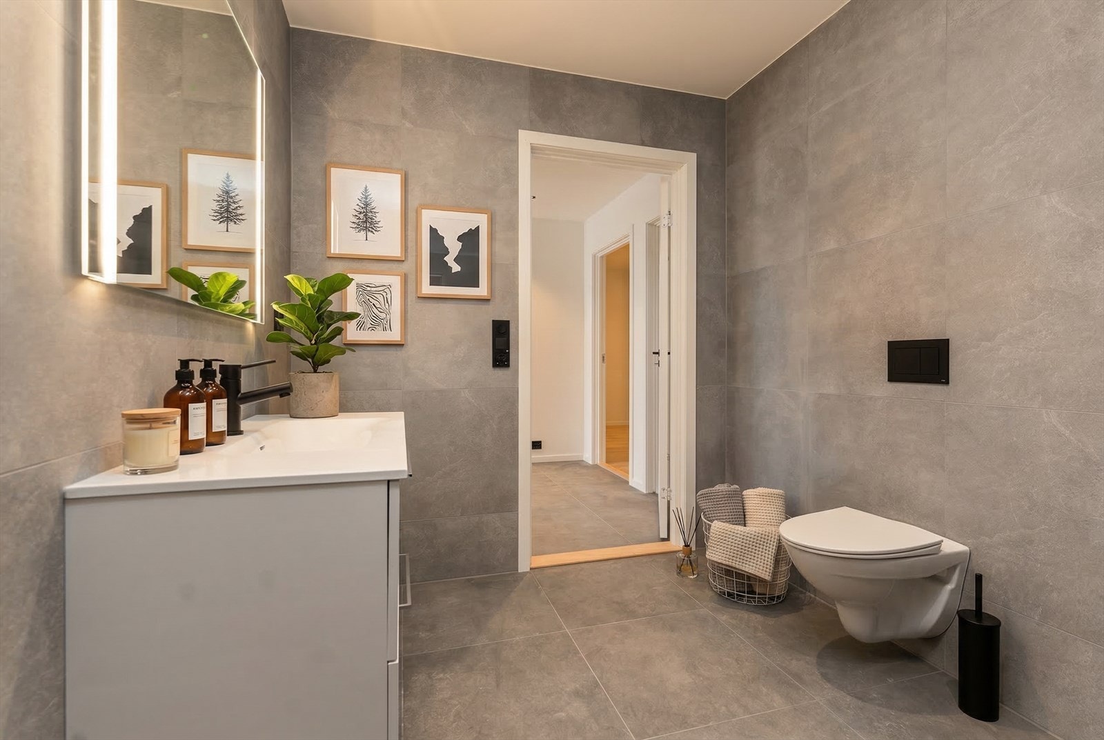 Rosfjordveien 53A - Bad nede 2.jpg Galleribilde