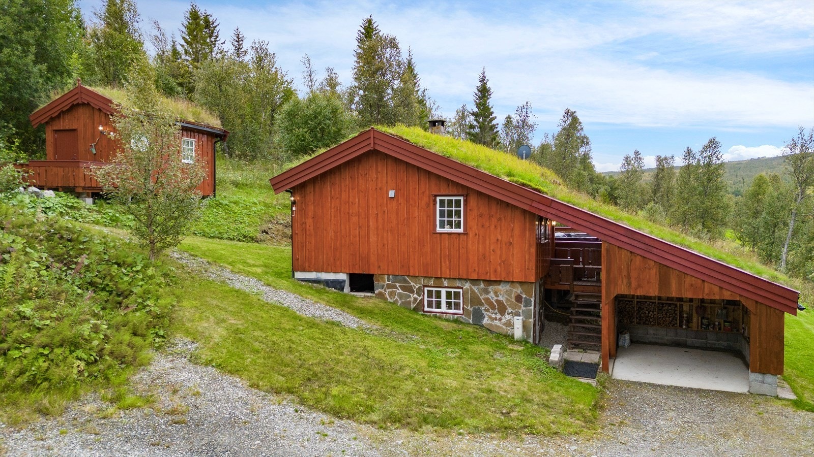 Pen hytte og anneks med fin beliggenhet på Engesvollen i Hessdalen. Galleribilde