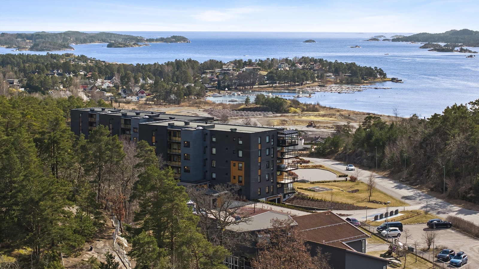 Lekker og moderne leilighet med fantastisk utsikt til sjøen og Sandefjordsfjorden. Galleribilde