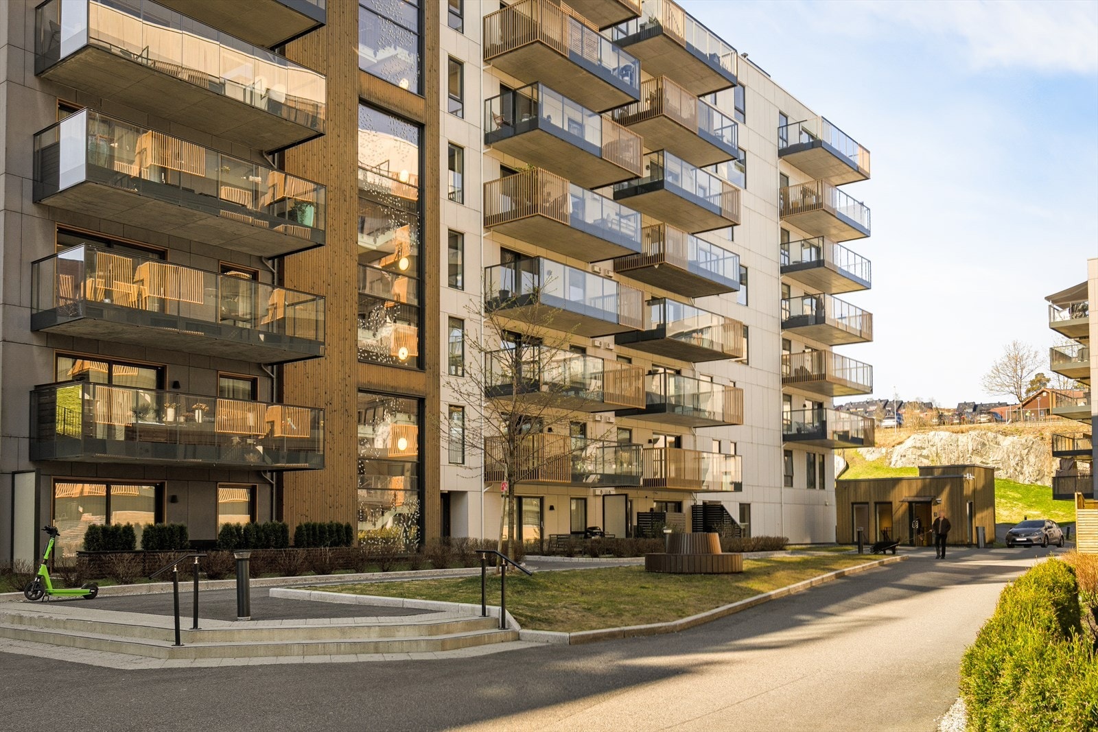 Leiligheten ligger fint til i 5. etasje. Galleribilde