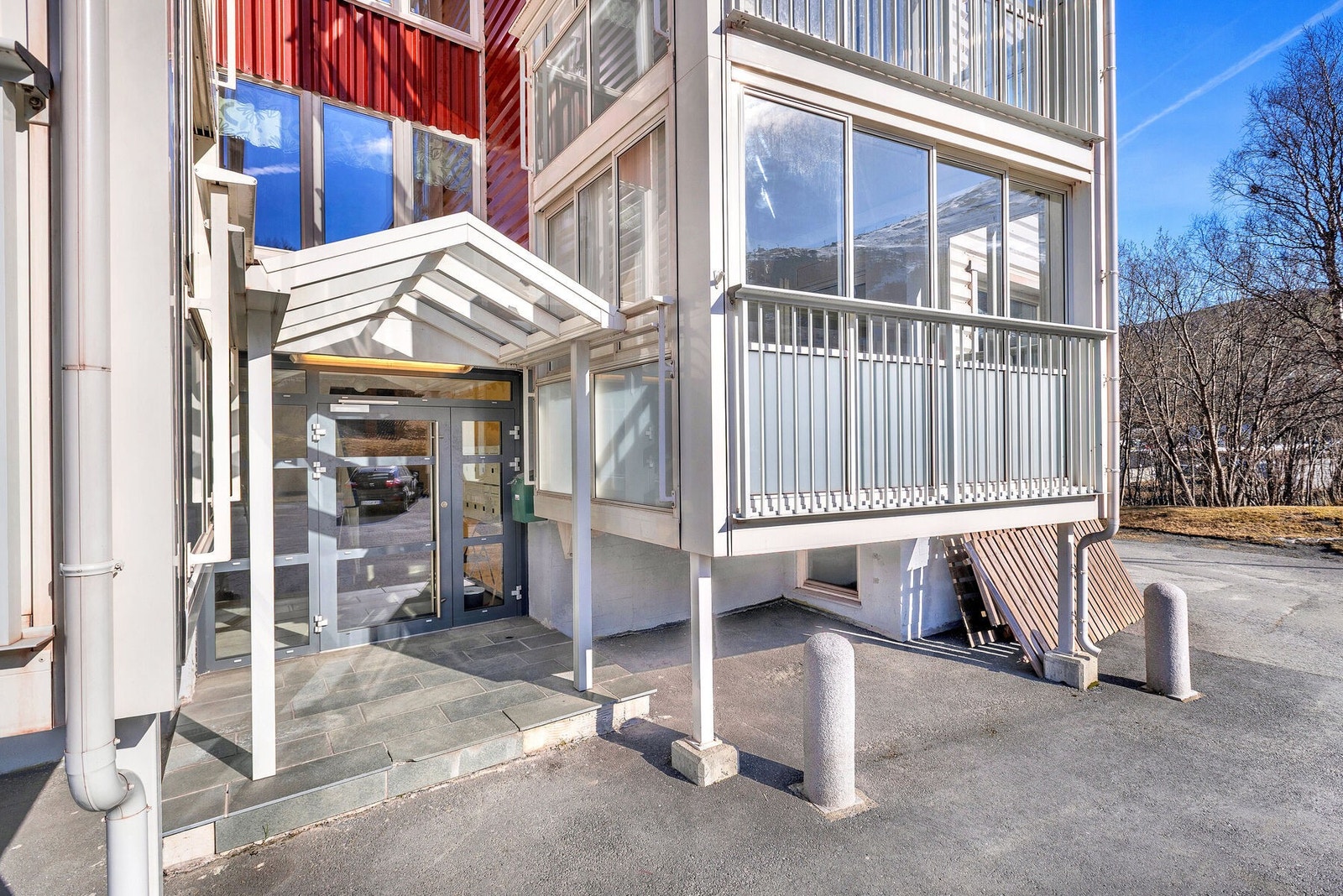 Overbygd inngangsparti Galleribilde